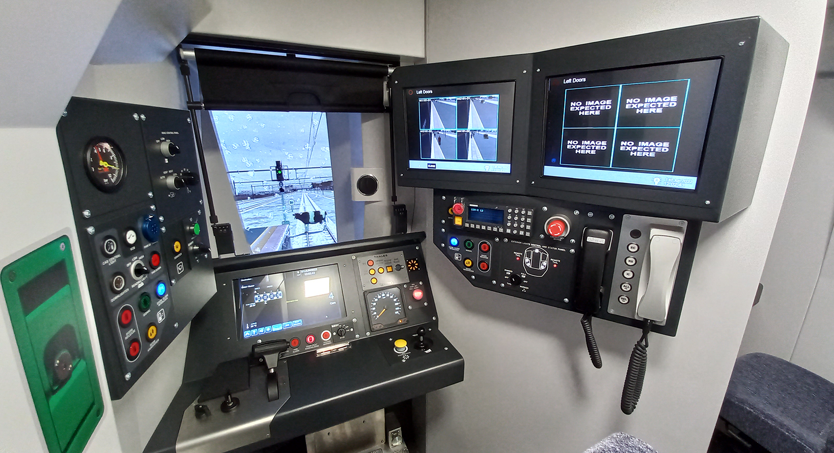 hitachi scotrail class 385 simulators commissioned